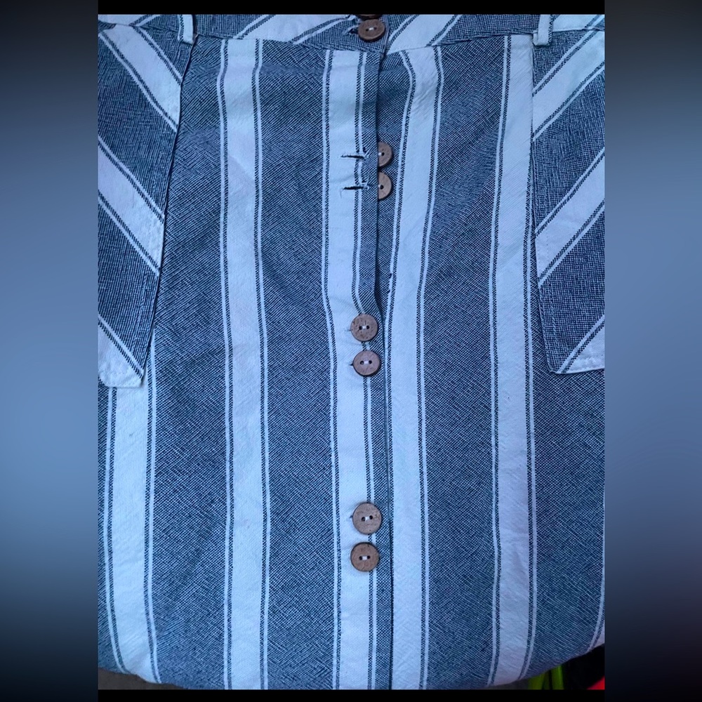 Blue and white pinstriped skirt women’s size 4-6 (S)